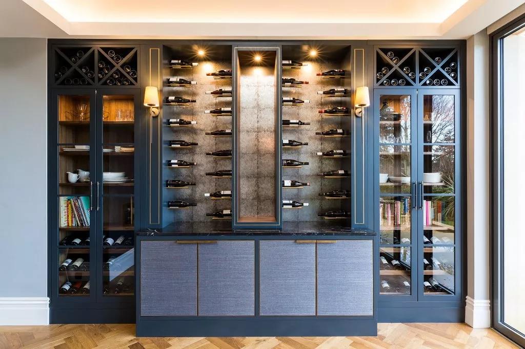 定制酒柜，分寸之間展現(xiàn)你的高端品位|泓朝貴族